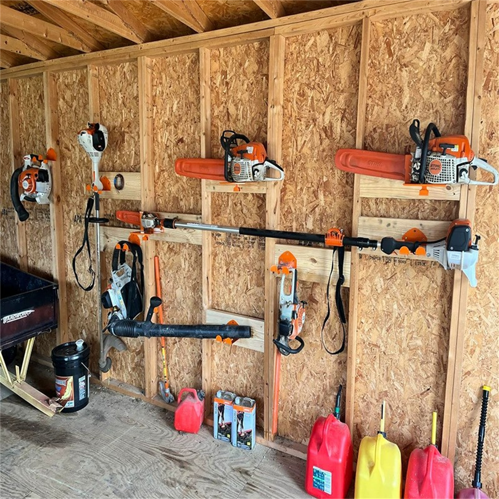 Adjustable Chainsaw Wall Mount - огляд і ціна Woodworking Garage